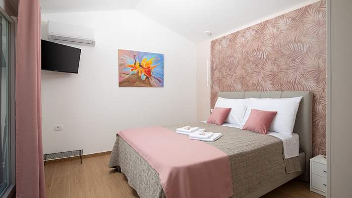 Villa Cvita in Šišan with private pool and summer kitchen, 33