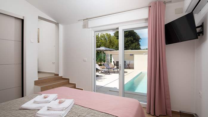 Villa Cvita in Šišan with private pool and summer kitchen, 36