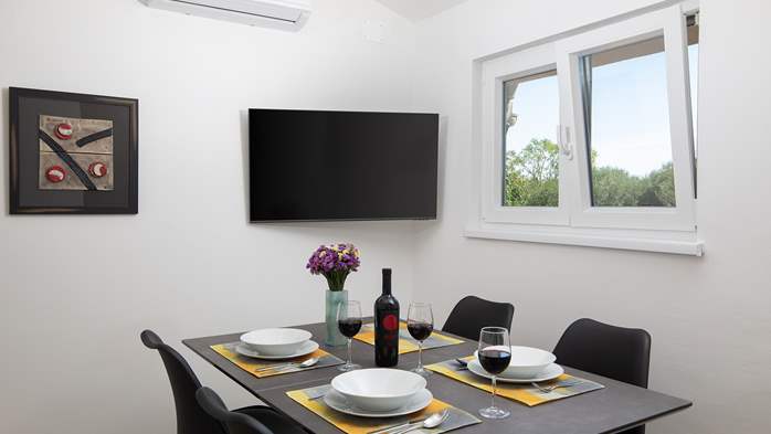 Villa Cvita in Šišan with private pool and summer kitchen, 44