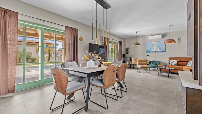 Villa Lunistra with pool and table tennis, 29