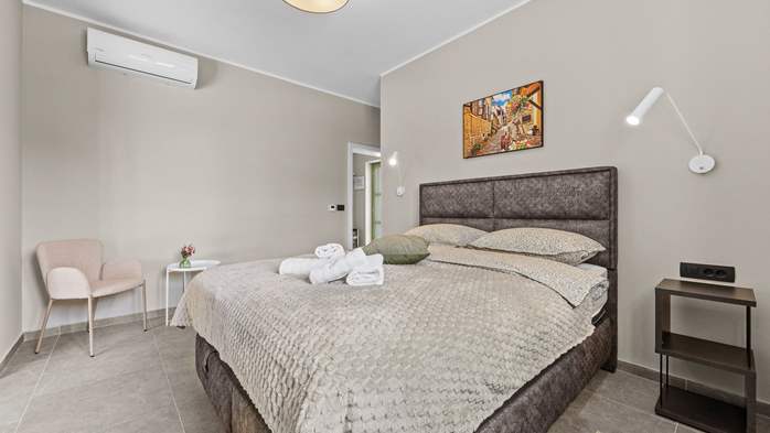 Villa Lunistra with pool and table tennis, 39