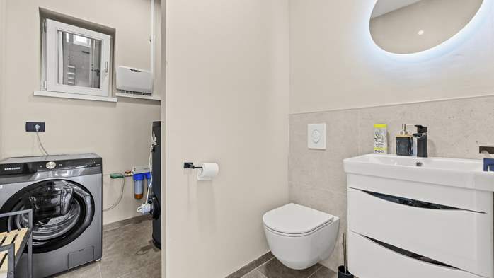 Villa Lunistra with pool and table tennis, 41