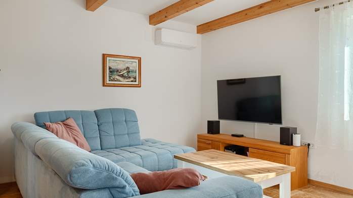 Villa Galiola near Rakalj for 6 people, 25