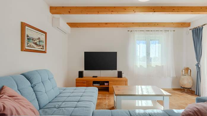 Villa Galiola near Rakalj for 6 people, 27