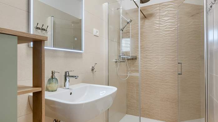 Villa Galiola near Rakalj for 6 people, 51