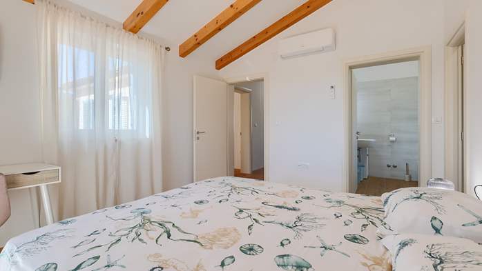 Villa Galiola near Rakalj for 6 people, 60