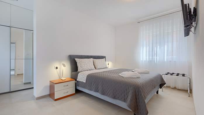 Appartamento per 5 persone con piscina, terrazza e parcheggio, 10