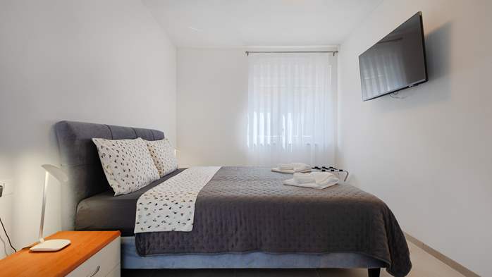 Appartamento per 5 persone con piscina, terrazza e parcheggio, 11