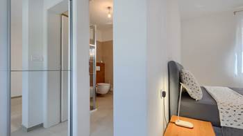 Apartment for 5 people with swimming pool, terrace and parking, 12