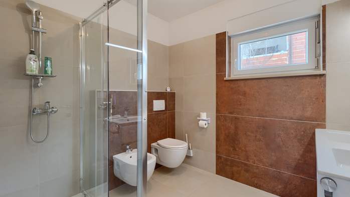 Appartamento per 5 persone con piscina, terrazza e parcheggio, 13