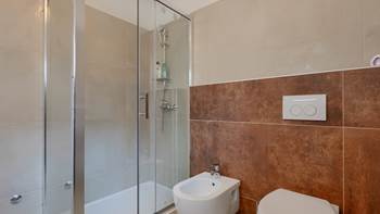 Apartment for 5 people with swimming pool, terrace and parking, 15