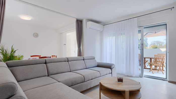 Appartamento per 5 persone con piscina, terrazza e parcheggio, 4