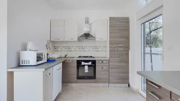 Apartment for 5 people with swimming pool, terrace and parking, 6