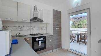 Apartment for 5 people with swimming pool, terrace and parking, 5