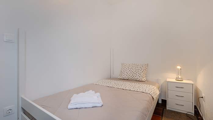 Appartamento per 5 persone con piscina, terrazza e parcheggio, 16