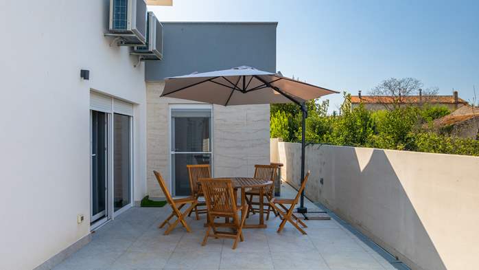 Appartamento per 5 persone con piscina, terrazza e parcheggio, 20