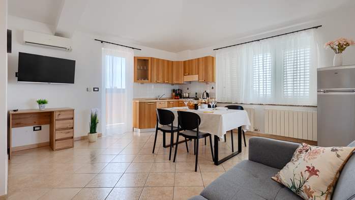 Appartamento per 4 persone a Galižana con balcone e vista mare, 5