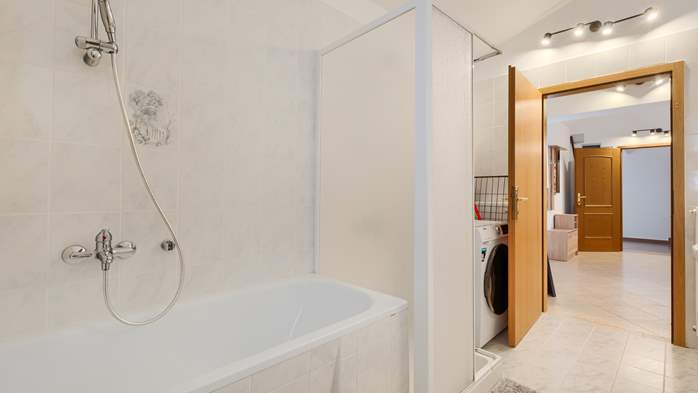 Spazioso appartamento a Galižana per 4 persone con due balconi, 12