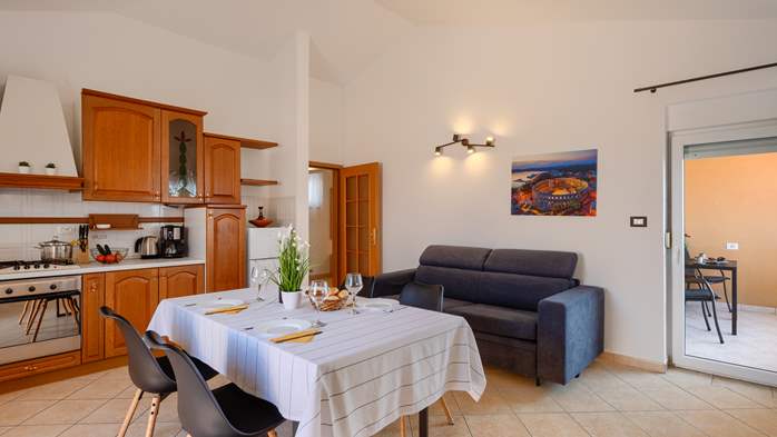 Spazioso appartamento a Galižana per 4 persone con due balconi, 4