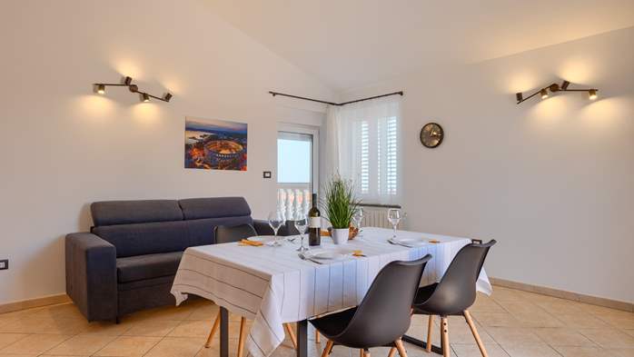 Spazioso appartamento a Galižana per 4 persone con due balconi, 2