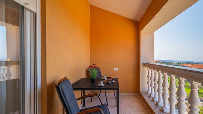 Spazioso appartamento a Galižana per 4 persone con due balconi, 16