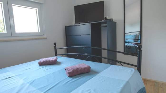 Casa Flores a Peroj, ideale per 8 persone, con piscina e adatta a, 22