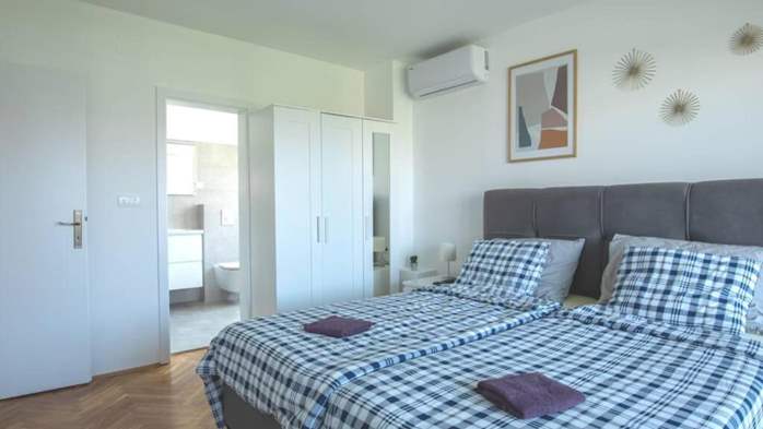 Casa Flores a Peroj, ideale per 8 persone, con piscina e adatta a, 17