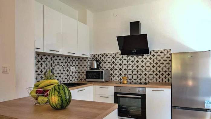 Casa Flores a Peroj, ideale per 8 persone, con piscina e adatta a, 13