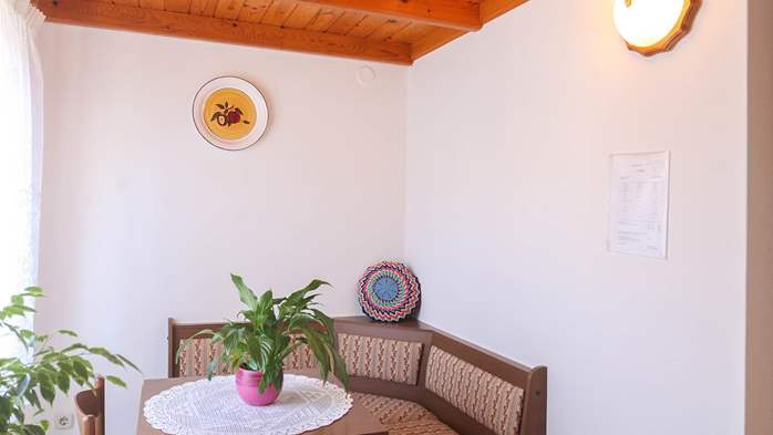 Family apartment with one bedroom and a bed in the gallery, WiFi, 9