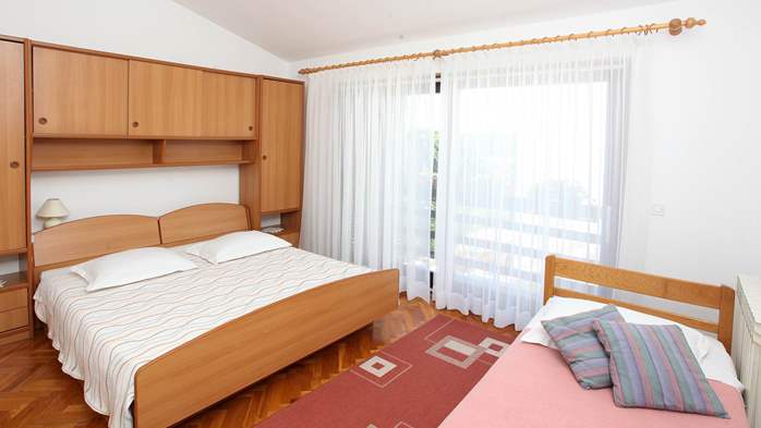 Air-conditioned apartment for 2-3 persons, balcony with sea view, 7