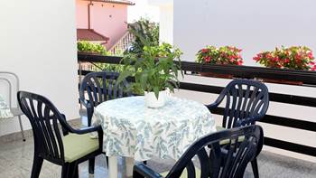 Air-conditioned apartment for 2-3 persons, balcony with sea view, 6
