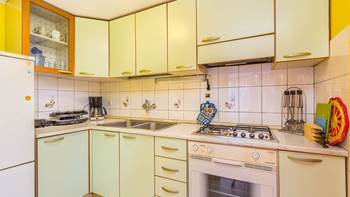 Bright air-conditioned apartment with private covered terrace, 6