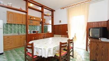 Apartment for 8 persons with pleasant ambience, private balcony, 5