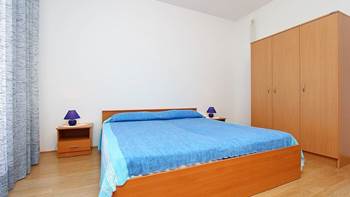 Apartment for 8 persons with pleasant ambience, private balcony, 13