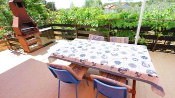 Apartment for 8 persons with pleasant ambience, private balcony, 20