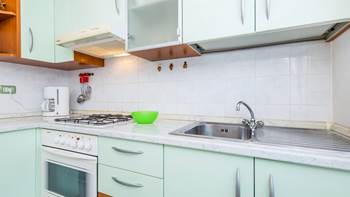 Bright and colorful air conditioned apartment for 4 in Medulin, 8