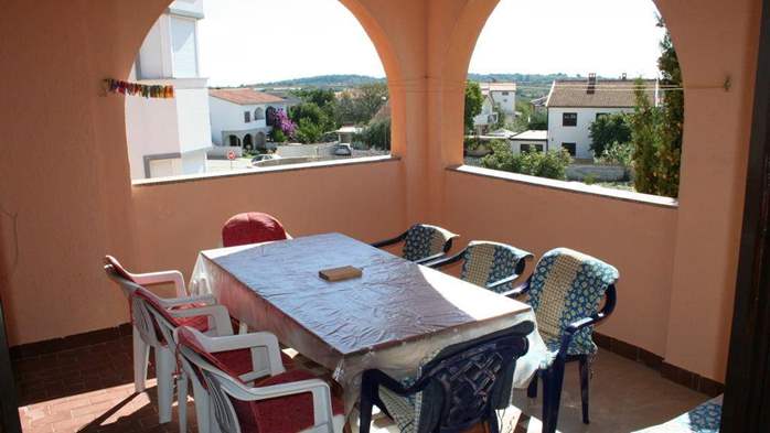 Drei-Zimmer-Wohnung mit zwei Badezimmern für 8 Personen, WLAN, 9