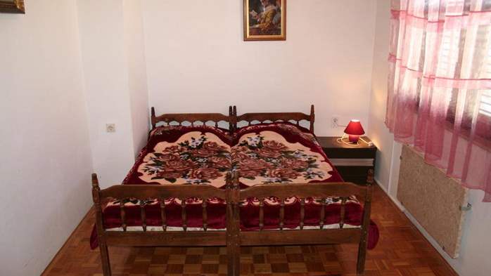 Drei-Zimmer-Wohnung mit zwei Badezimmern für 8 Personen, WLAN, 6