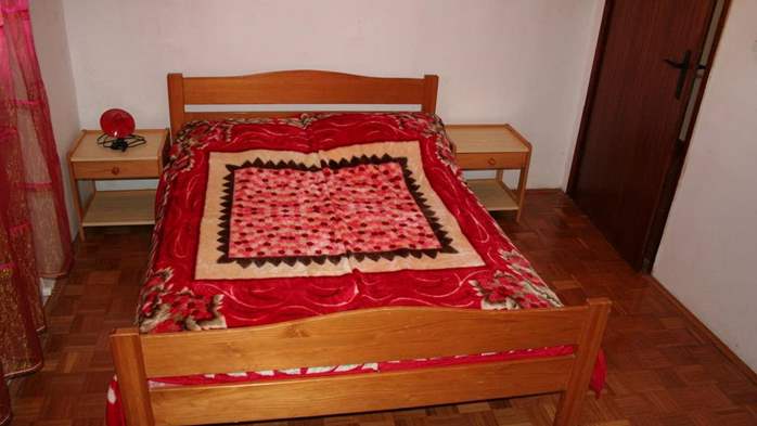 Drei-Zimmer-Wohnung mit zwei Badezimmern für 8 Personen, WLAN, 8