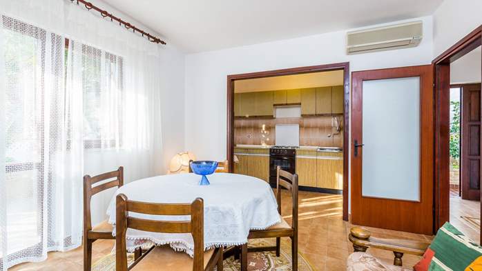 Appartamento a Medolino per 4 persone con due camere, 2 bagni, 3