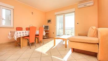 Air-conditioned apartment overlooking the sea and pool in Medulin, 2