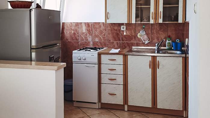 Studio-Apartment im Dachgeschoss mit eigenem Dach Balkon, SAT-TV, 5