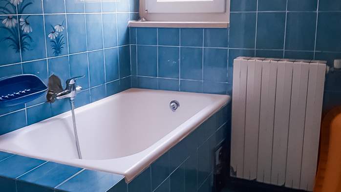 Apartment für 5 Personen mit drei Schlafzimmern und zwei Bädern, 10