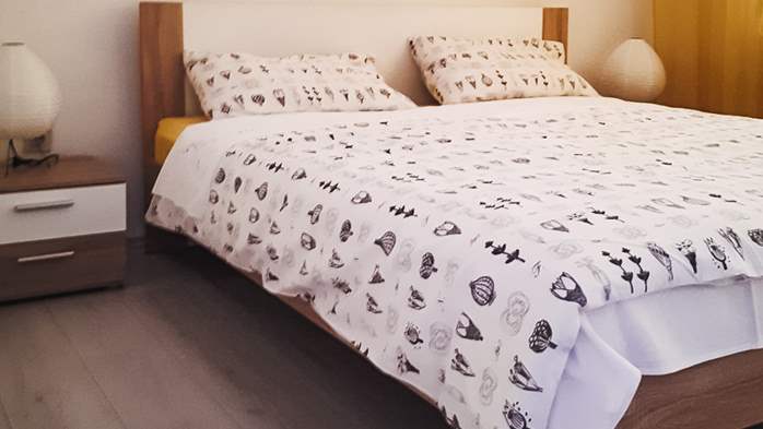 Apartment für 5 Personen mit drei Schlafzimmern und zwei Bädern, 1