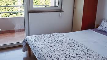 Apartment with balcony and sea view for 4 persons, parking, 5