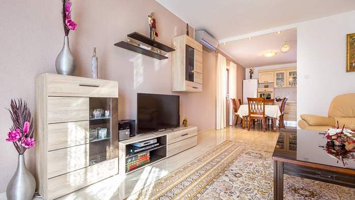 Geräumiges, klimatisiertes Apartment in Medulin mit WLAN, SAT-TV, 4