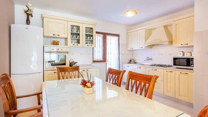 Geräumiges, klimatisiertes Apartment in Medulin mit WLAN, SAT-TV, 1