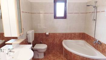 Prostran i klimatiziran apartman u Medulinu, WiFi, SAT-TV, 11