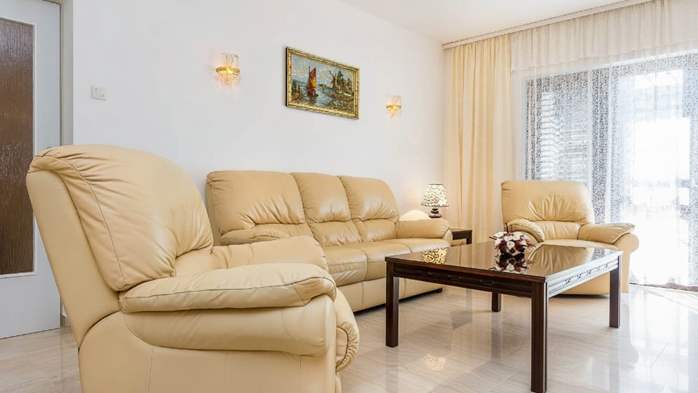 Prostran i klimatiziran apartman u Medulinu, WiFi, SAT-TV, 4