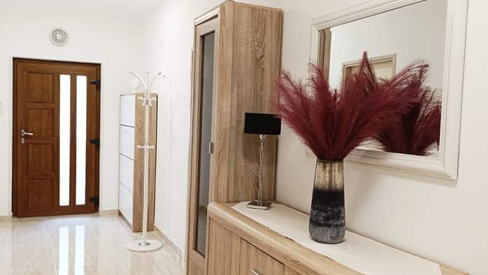 Prostran i klimatiziran apartman u Medulinu, WiFi, SAT-TV, 8